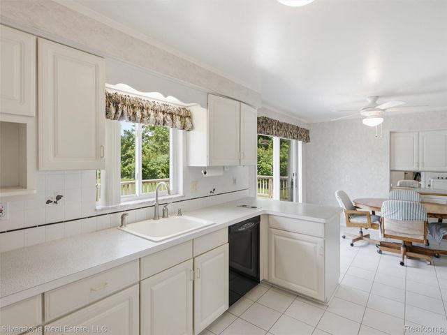 50628 Linda Lane, Shelby Charter Township, MI 48317