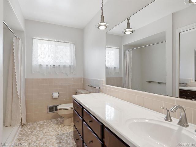 50628 Linda Lane, Shelby Charter Township, MI 48317
