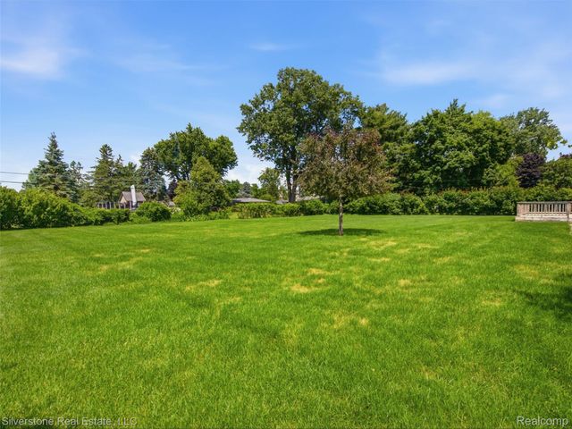 50628 Linda Lane, Shelby Charter Township, MI 48317