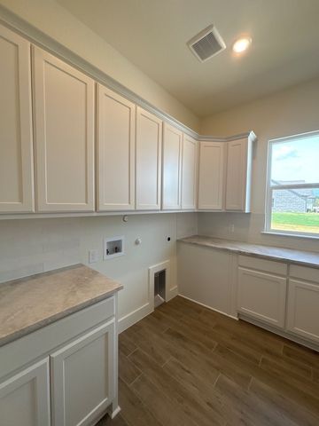 705 Water Side Drive, Van Alstyne, TX 75495