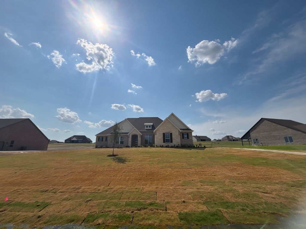 705 Water Side Drive, Van Alstyne, TX 75495