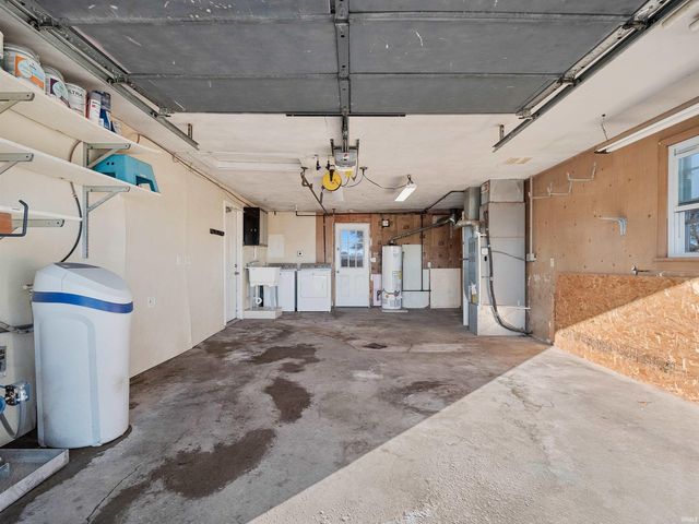 8025 Hosler Road, Leo, IN 46765