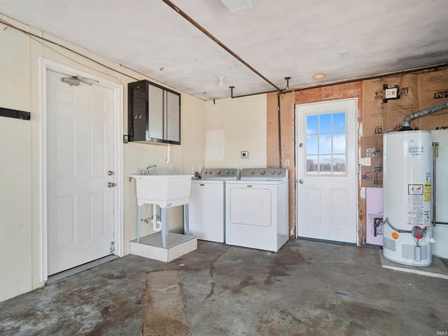 8025 Hosler Road, Leo, IN 46765