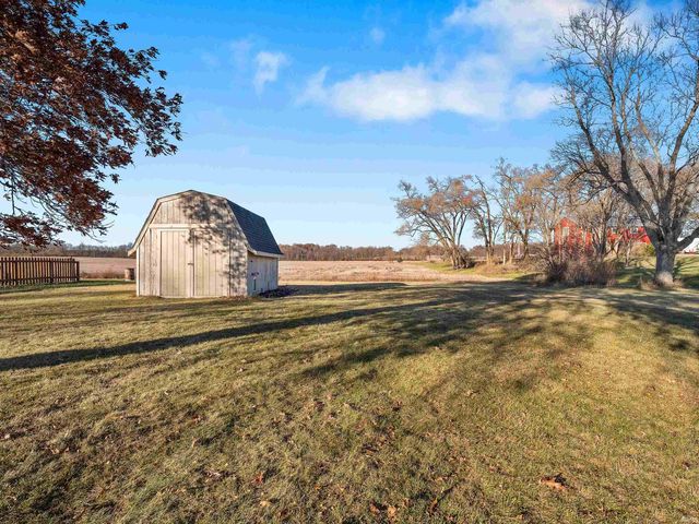 8025 Hosler Road, Leo, IN 46765