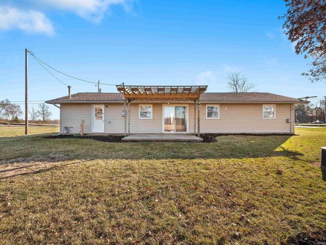 8025 Hosler Road, Leo, IN 46765