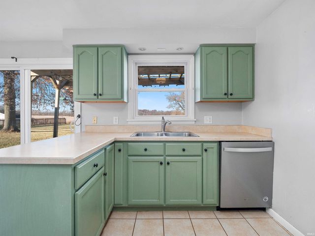 8025 Hosler Road, Leo, IN 46765