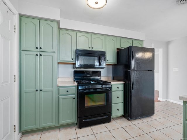 8025 Hosler Road, Leo, IN 46765