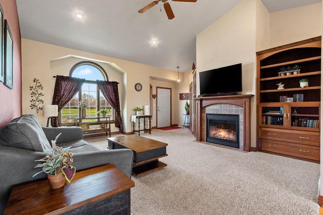 6732 Apple Blossom LANE, Greenleaf, WI 54126