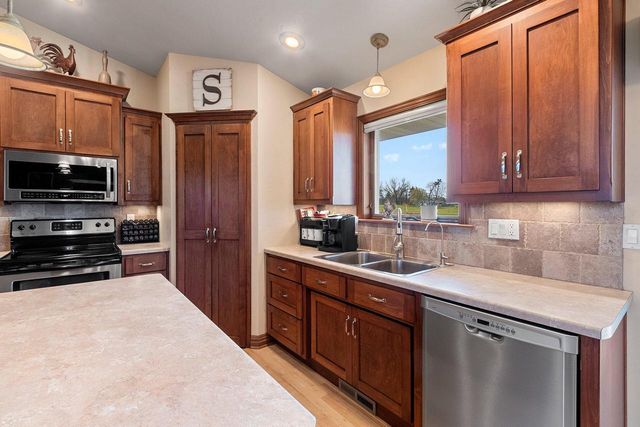6732 Apple Blossom LANE, Greenleaf, WI 54126