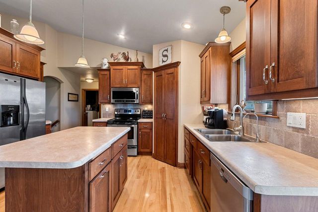 6732 Apple Blossom LANE, Greenleaf, WI 54126
