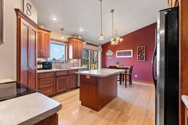 6732 Apple Blossom LANE, Greenleaf, WI 54126