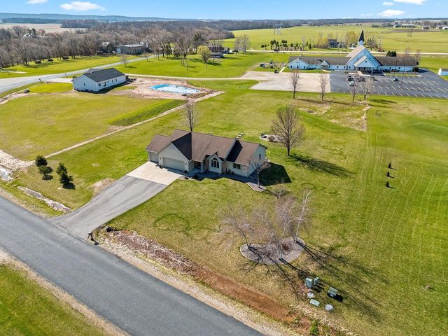 6732 Apple Blossom LANE, Greenleaf, WI 54126