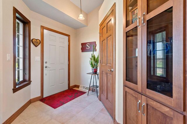 6732 Apple Blossom LANE, Greenleaf, WI 54126