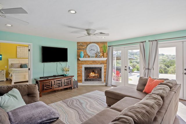 193 Doris Dr, Kerrville, TX 78028