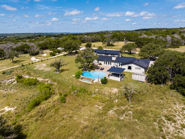 193 Doris Dr, Kerrville, TX 78028