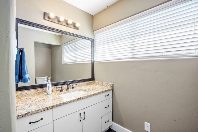 193 Doris Dr, Kerrville, TX 78028