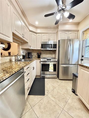 4806 NW 36th Street 501, Lauderdale Lakes, FL 33319