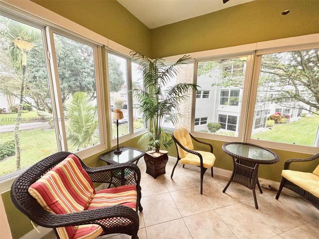 4806 NW 36th Street 501, Lauderdale Lakes, FL 33319