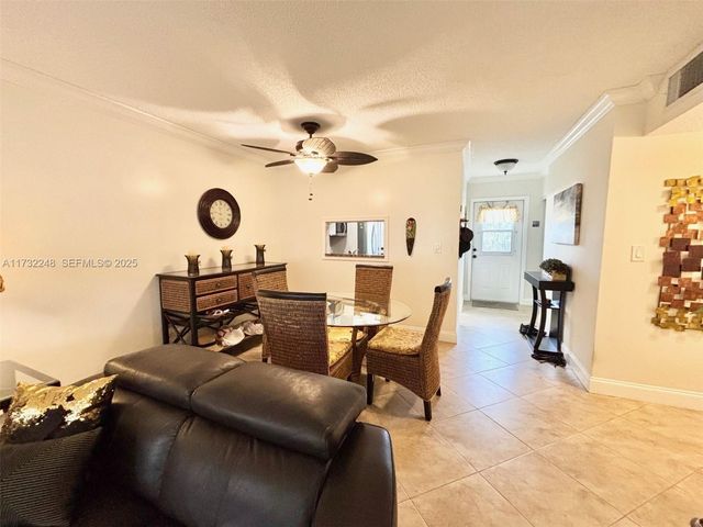 4806 NW 36th Street 501, Lauderdale Lakes, FL 33319
