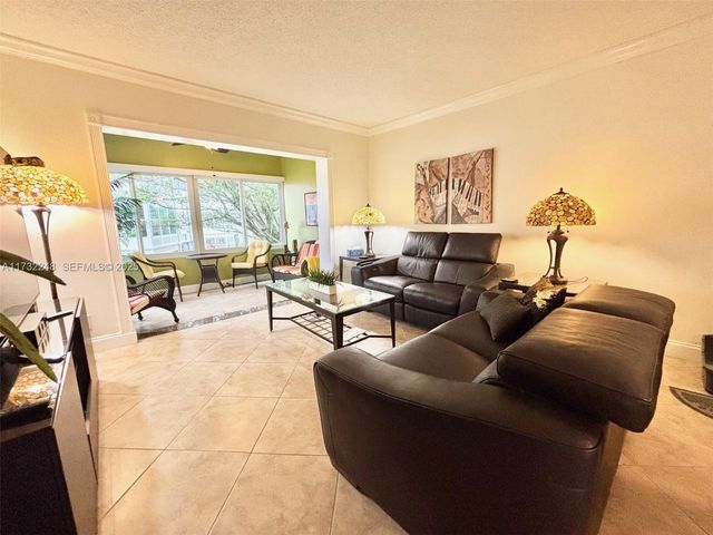 4806 NW 36th Street 501, Lauderdale Lakes, FL 33319