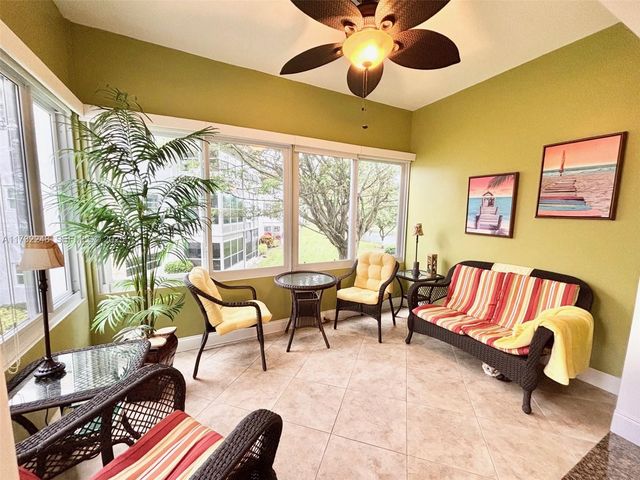 4806 NW 36th Street 501, Lauderdale Lakes, FL 33319