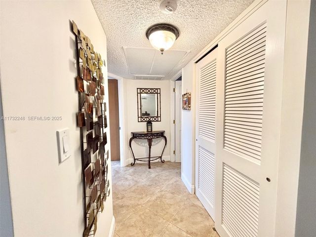 4806 NW 36th Street 501, Lauderdale Lakes, FL 33319