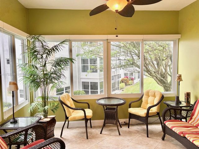 4806 NW 36th Street 501, Lauderdale Lakes, FL 33319