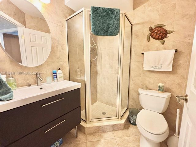 4806 NW 36th Street 501, Lauderdale Lakes, FL 33319