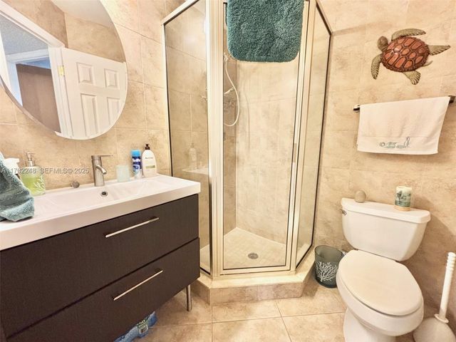 4806 NW 36th Street 501, Lauderdale Lakes, FL 33319