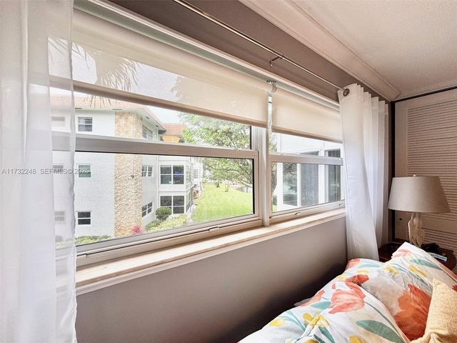 4806 NW 36th Street 501, Lauderdale Lakes, FL 33319