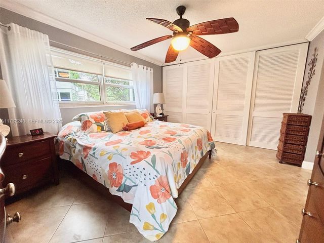 4806 NW 36th Street 501, Lauderdale Lakes, FL 33319