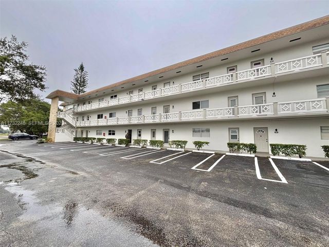 4806 NW 36th Street 501, Lauderdale Lakes, FL 33319