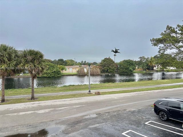 4806 NW 36th Street 501, Lauderdale Lakes, FL 33319