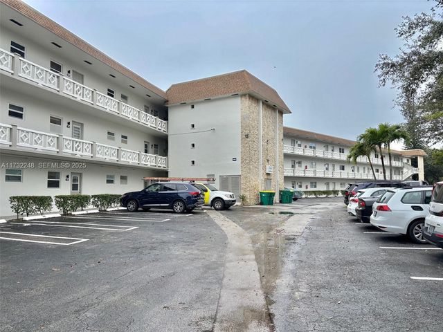 4806 NW 36th Street 501, Lauderdale Lakes, FL 33319