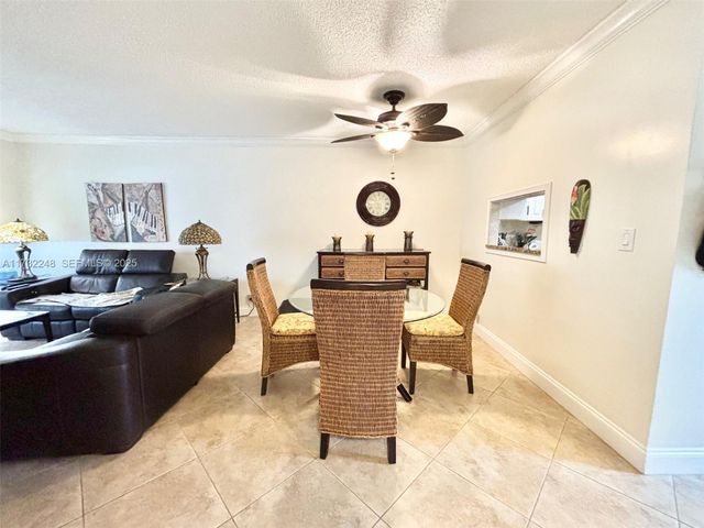4806 NW 36th Street 501, Lauderdale Lakes, FL 33319
