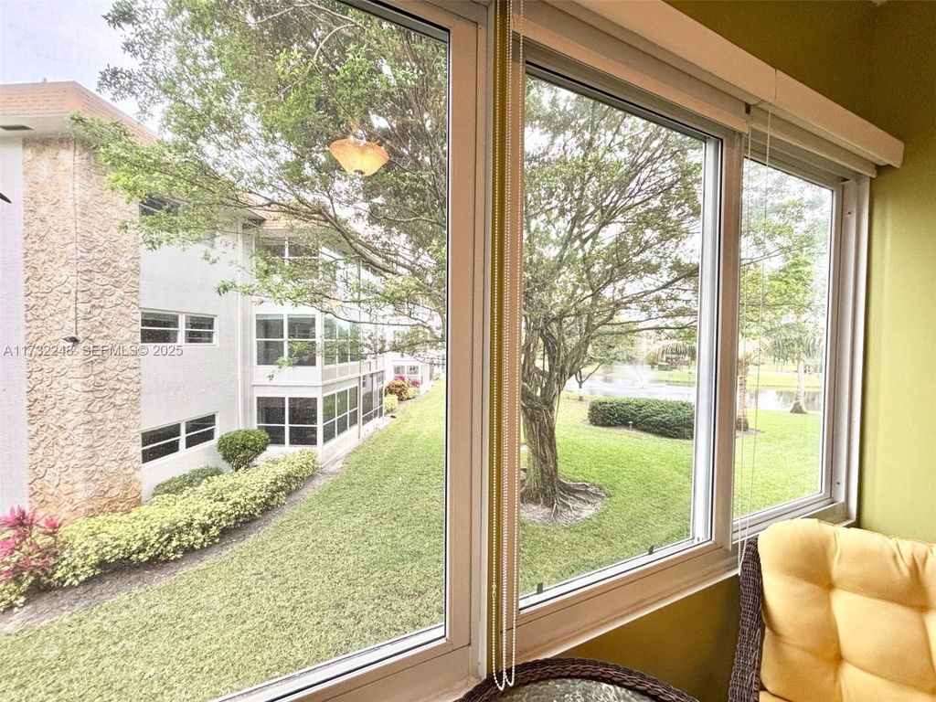4806 NW 36th Street 501, Lauderdale Lakes, FL 33319