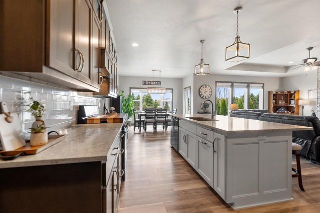 3492 MAYAPPLE DRIVE, Green Bay, WI 54311