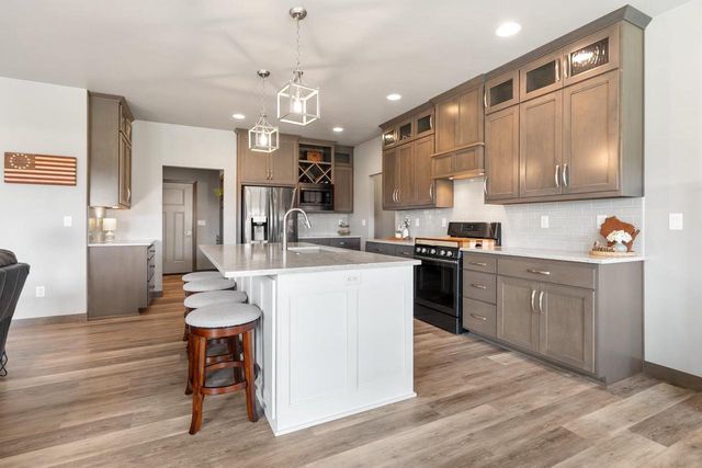 3492 MAYAPPLE DRIVE, Green Bay, WI 54311