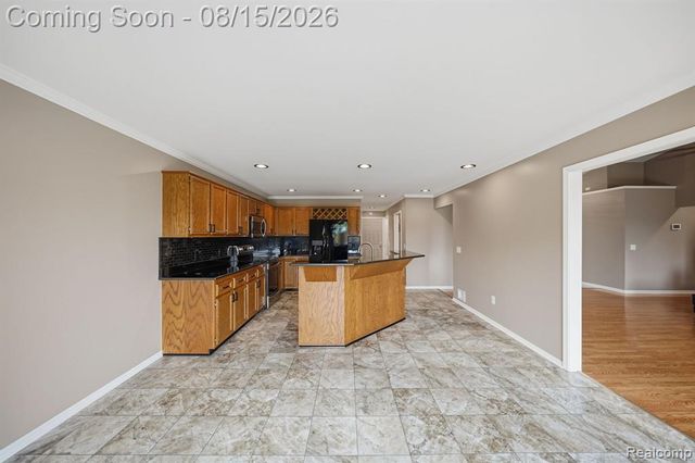 15690 Deepwood Court, Fraser, MI 48026