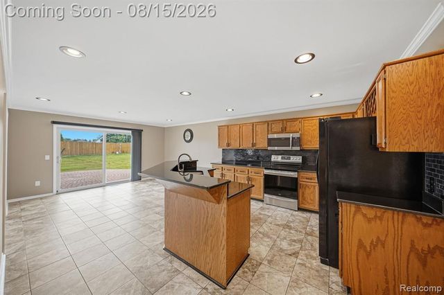 15690 Deepwood Court, Fraser, MI 48026