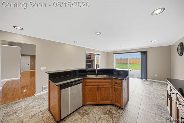 15690 Deepwood Court, Fraser, MI 48026