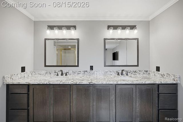 15690 Deepwood Court, Fraser, MI 48026