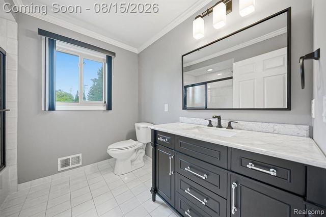 15690 Deepwood Court, Fraser, MI 48026