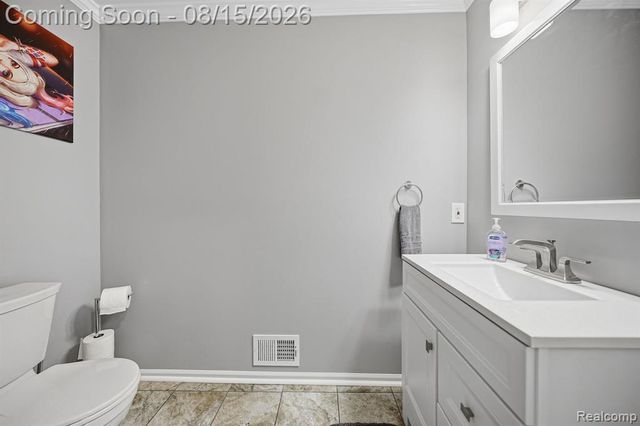 15690 Deepwood Court, Fraser, MI 48026