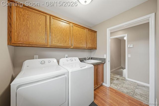 15690 Deepwood Court, Fraser, MI 48026