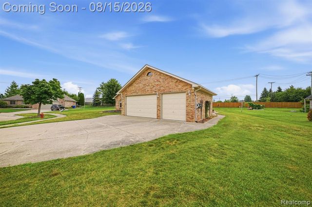 15690 Deepwood Court, Fraser, MI 48026
