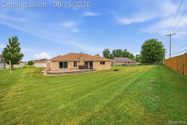 15690 Deepwood Court, Fraser, MI 48026