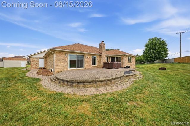 15690 Deepwood Court, Fraser, MI 48026