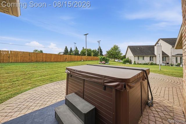 15690 Deepwood Court, Fraser, MI 48026