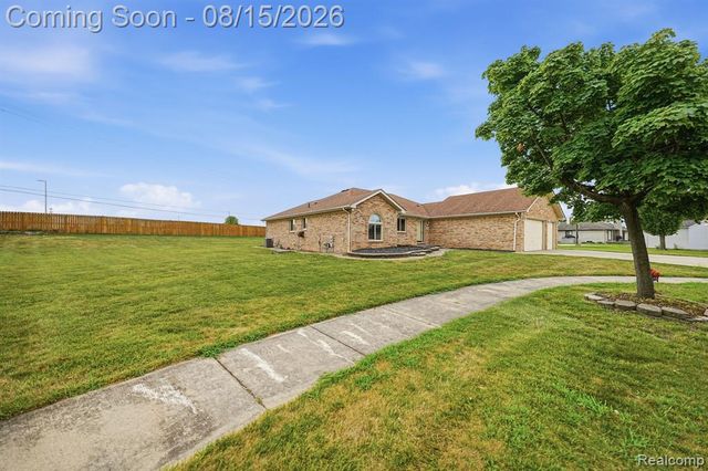 15690 Deepwood Court, Fraser, MI 48026